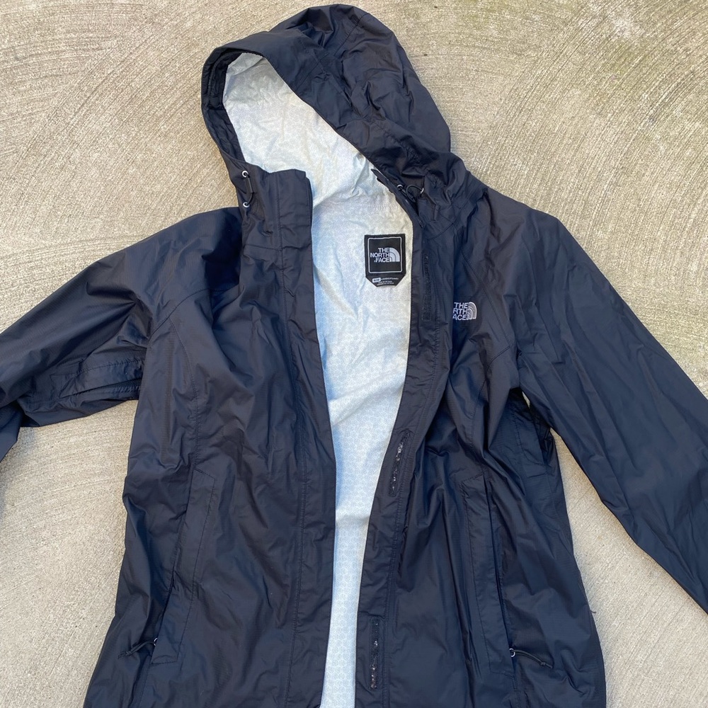North Face Women’s Rain Jacket Black Medium